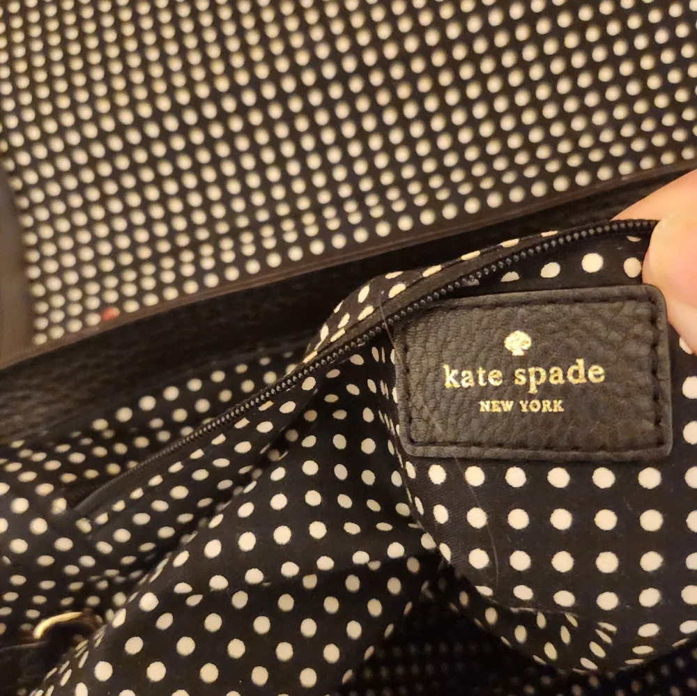 LOW START Kate Spade Leather Crossbody EUC - Picture 8 of 8